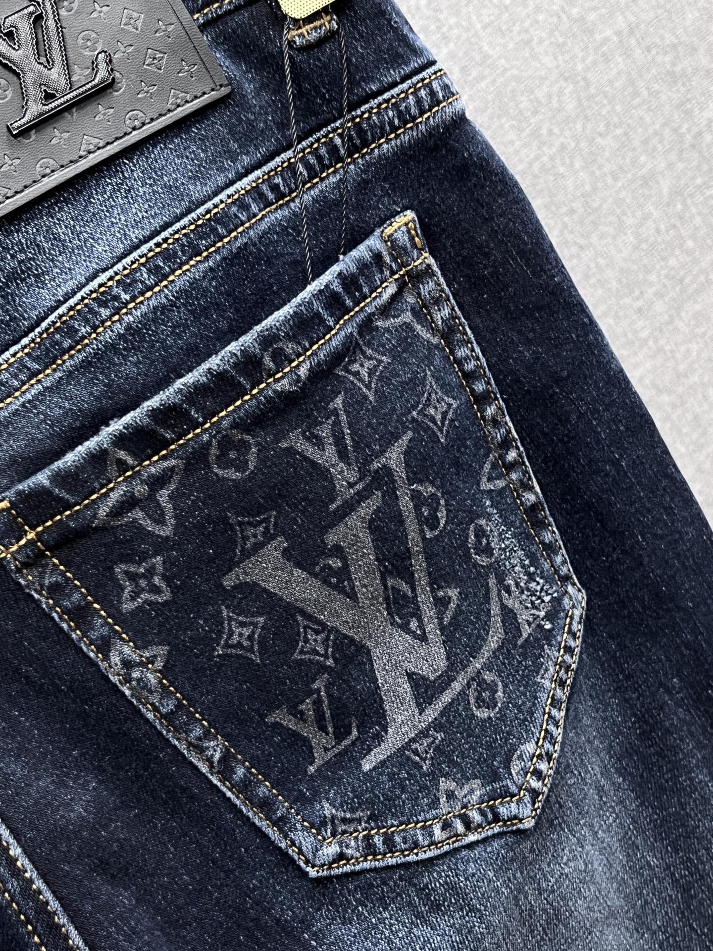 Louis Vuitton Jeans L