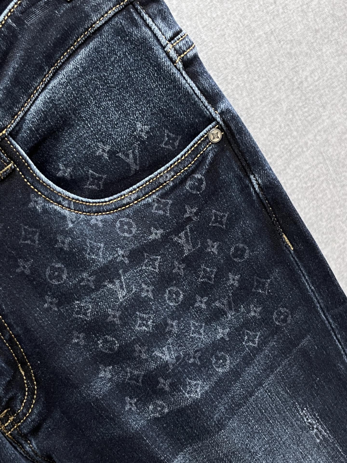 Louis Vuitton Jeans L