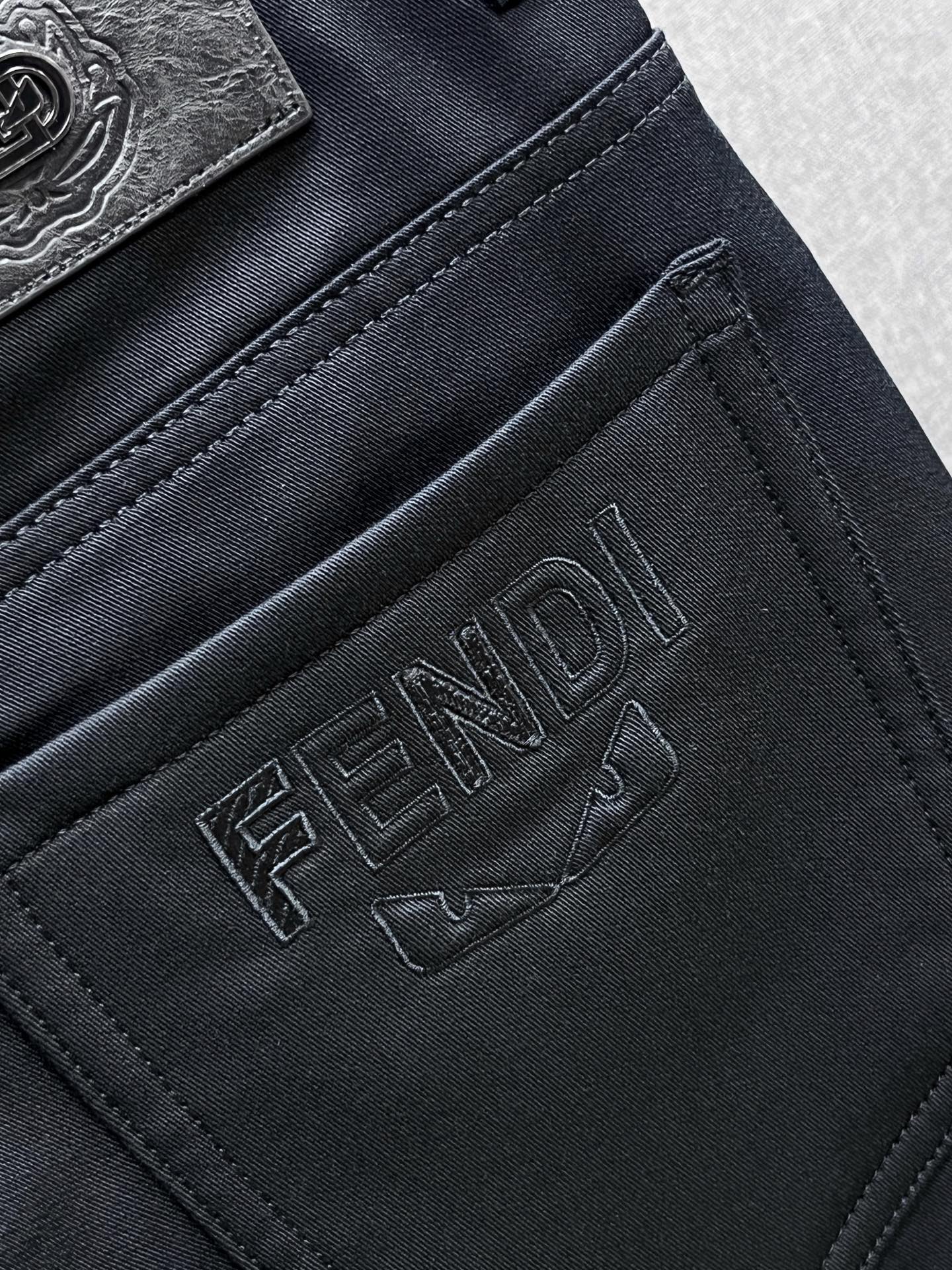 Fendi Basic Clothing L