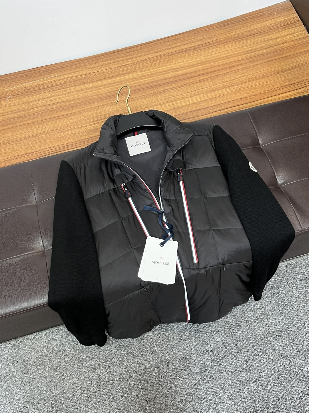 Moncler Male Down Jacket White Duck Down Slim Fit M