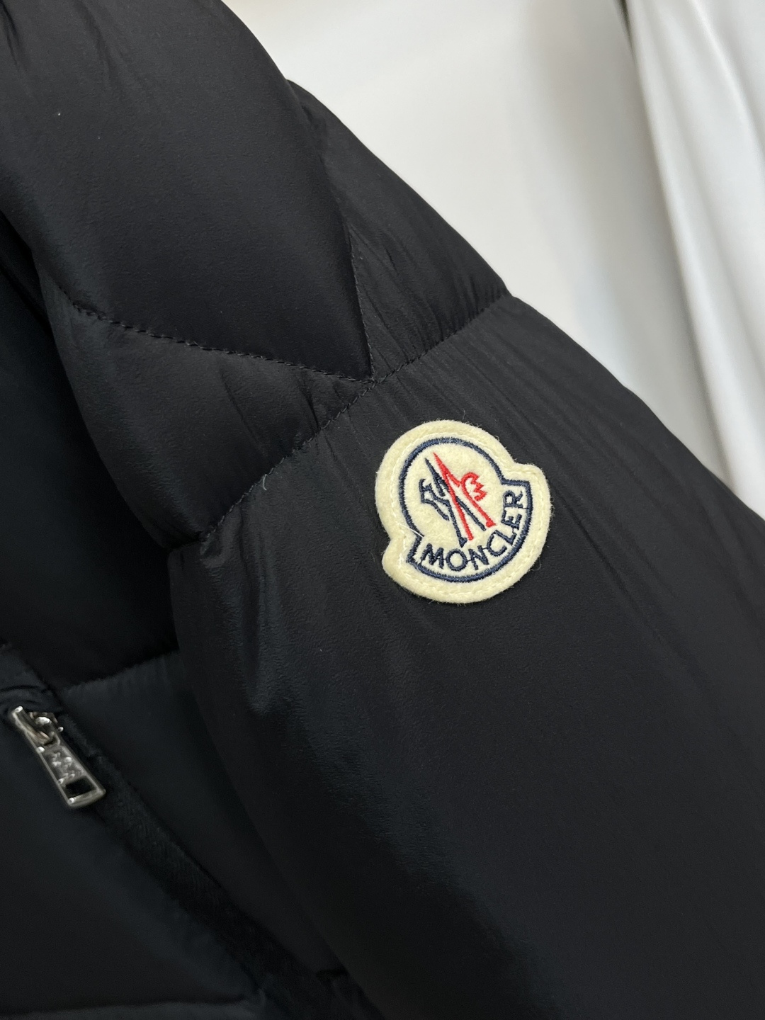 Moncler Male Down Jacket White Duck Down Slim Fit M-l