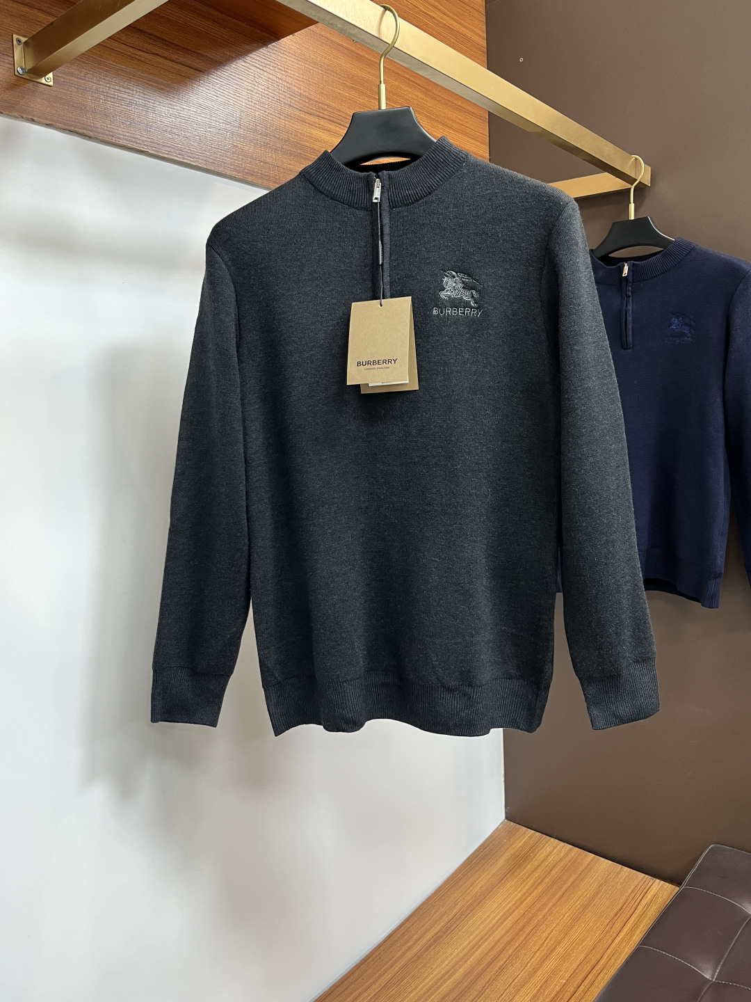 Burberry Basic Clothing Wool M-l-xl