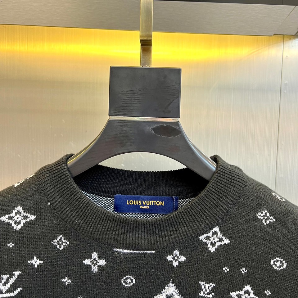 Louis Vuitton Basic Clothing Cotton White Loose Fit M-50