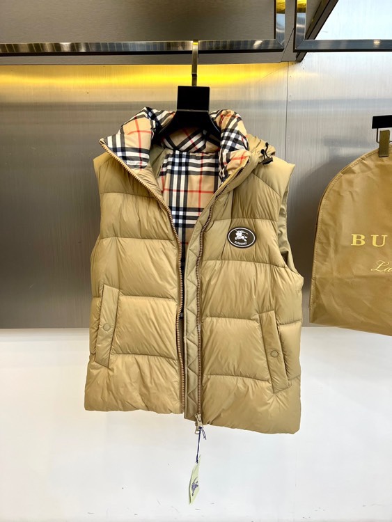 Burberry Down Vest Knitted Hooded 50