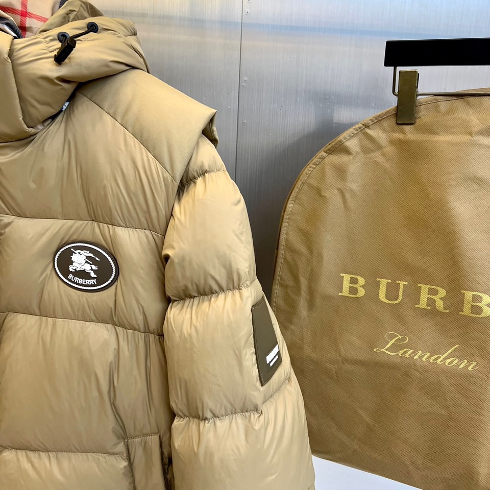 Burberry Down Vest Knitted Hooded 50