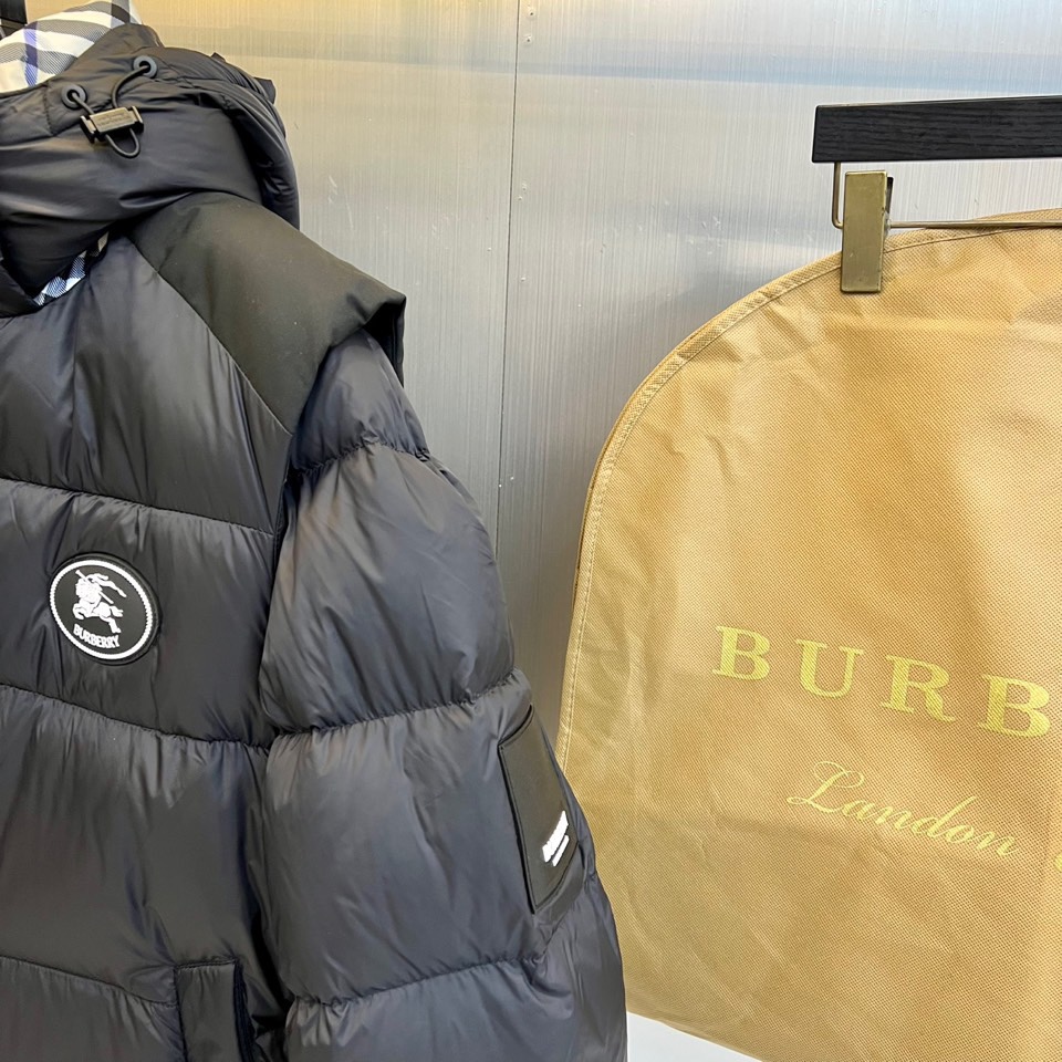 Burberry Down Vest Knitted Hooded 50