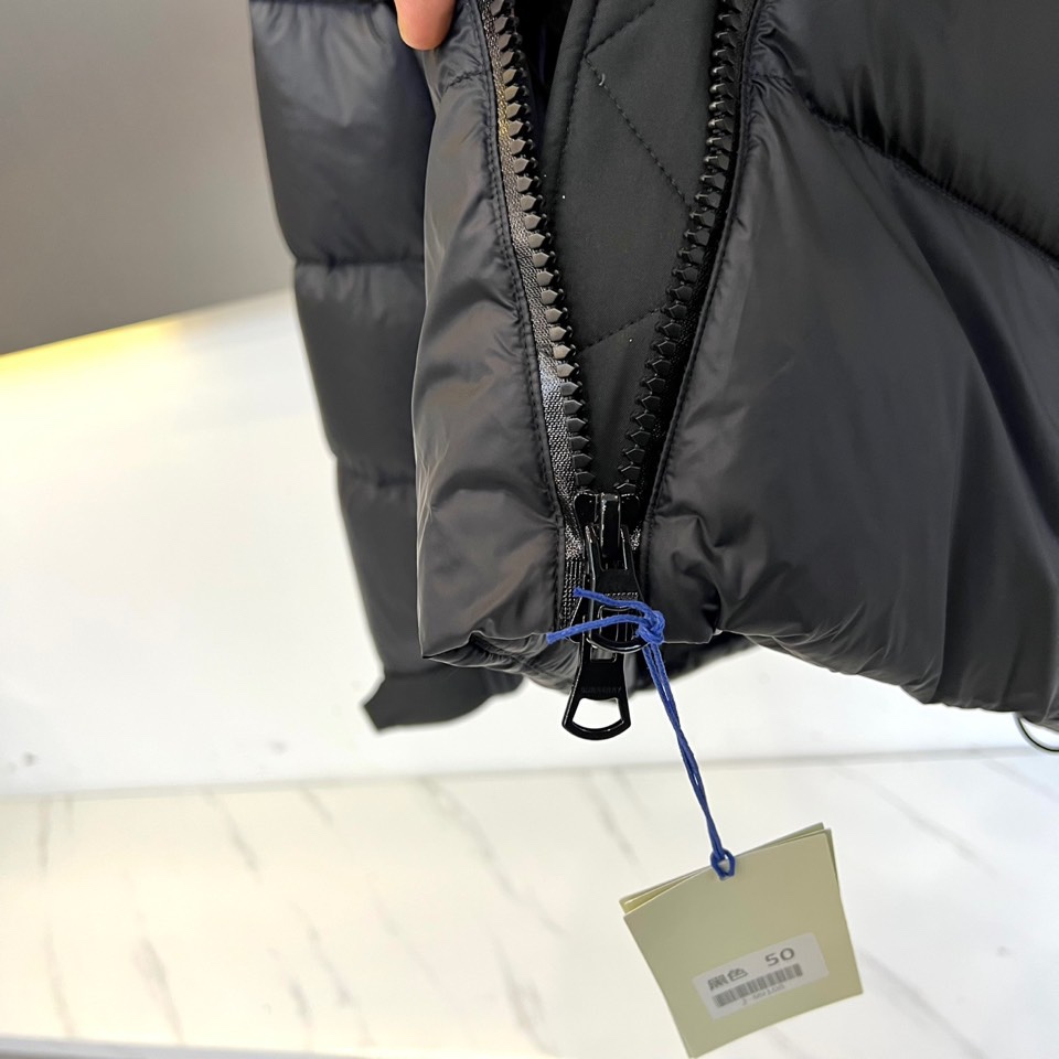 Burberry Down Vest Knitted Hooded 50