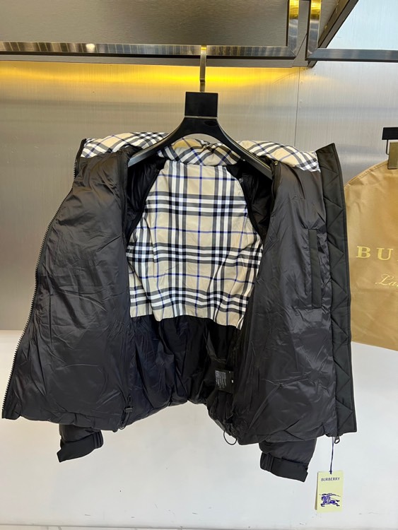 Burberry Down Vest Knitted Hooded 50