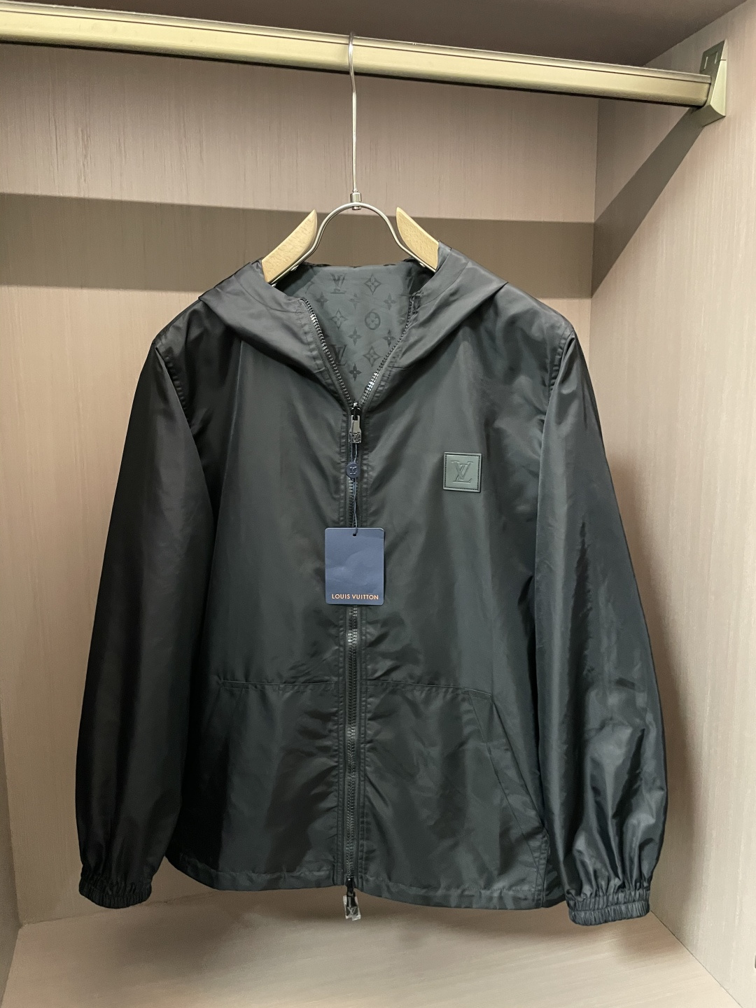 Louis Vuitton Basic Clothing M-l-xl