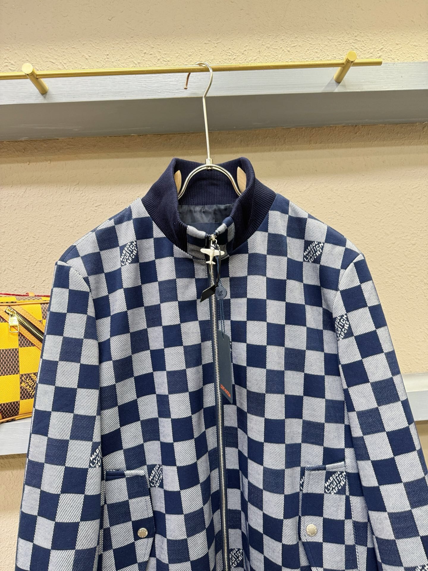 Louis Vuitton Basic Clothing L