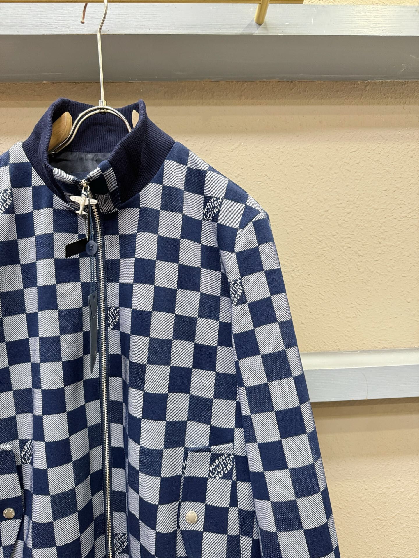 Louis Vuitton Basic Clothing L