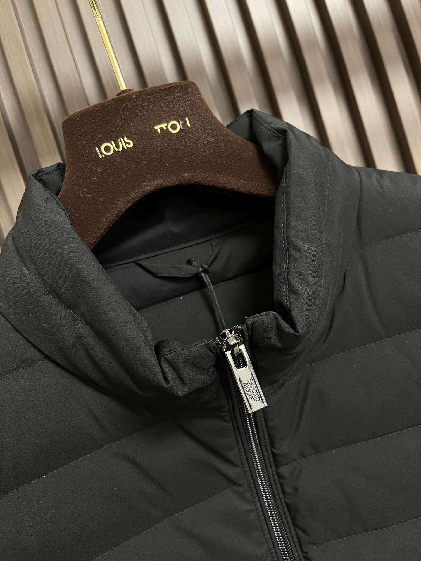 Armani Male Down Vest White Duck Down Black M