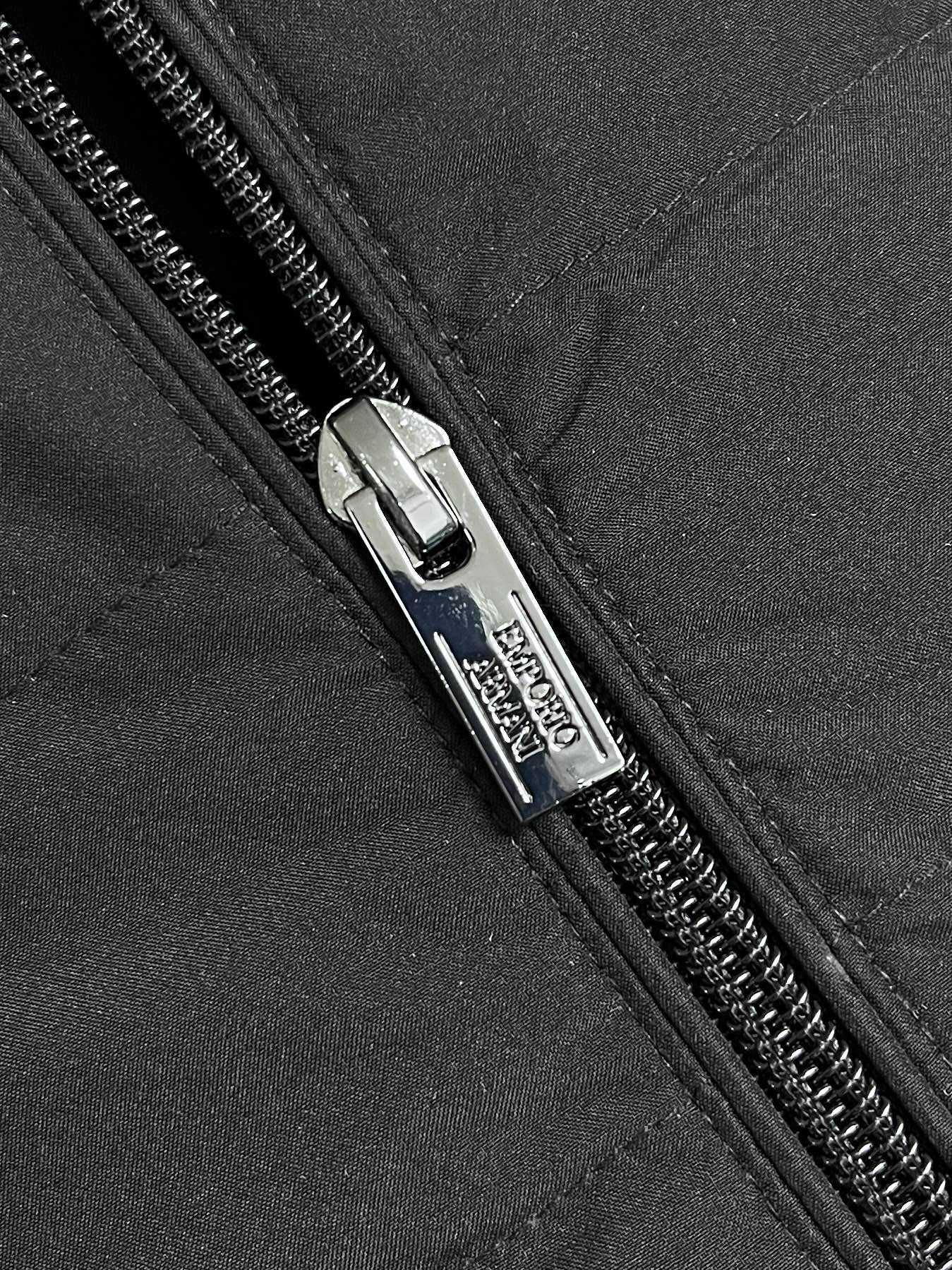 Armani Male Down Vest White Duck Down Black M