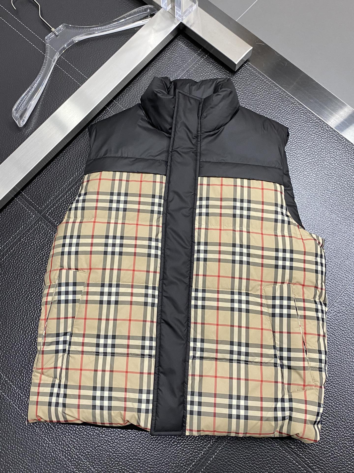 Burberry Down Vest M-xl