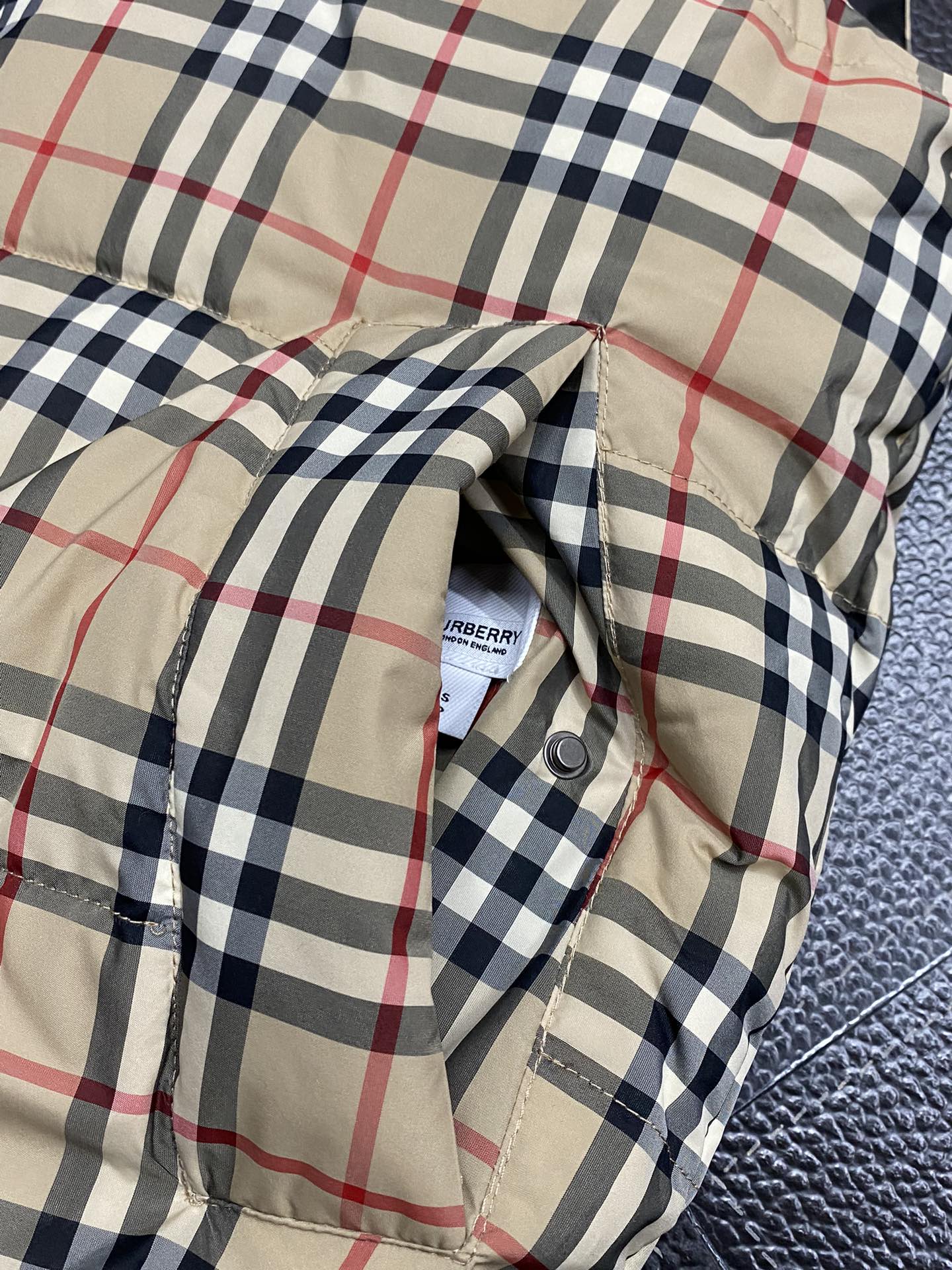 Burberry Down Vest M-xl