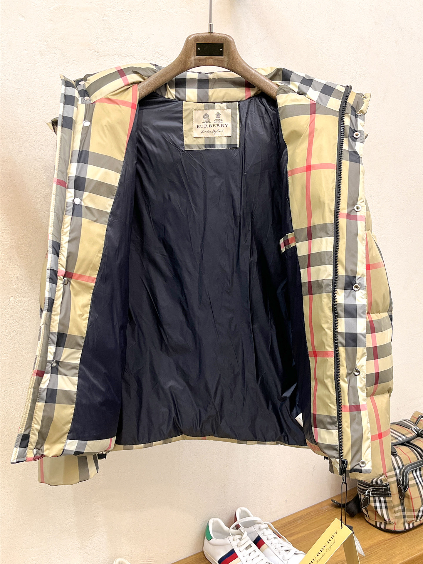 Burberry Down Jacket S-m-l-xl