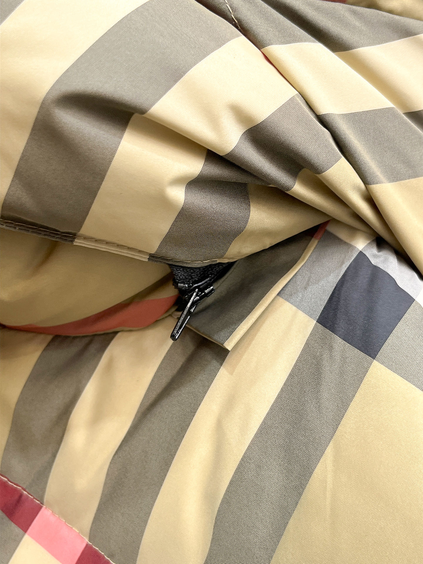 Burberry Down Jacket S-m-l-xl
