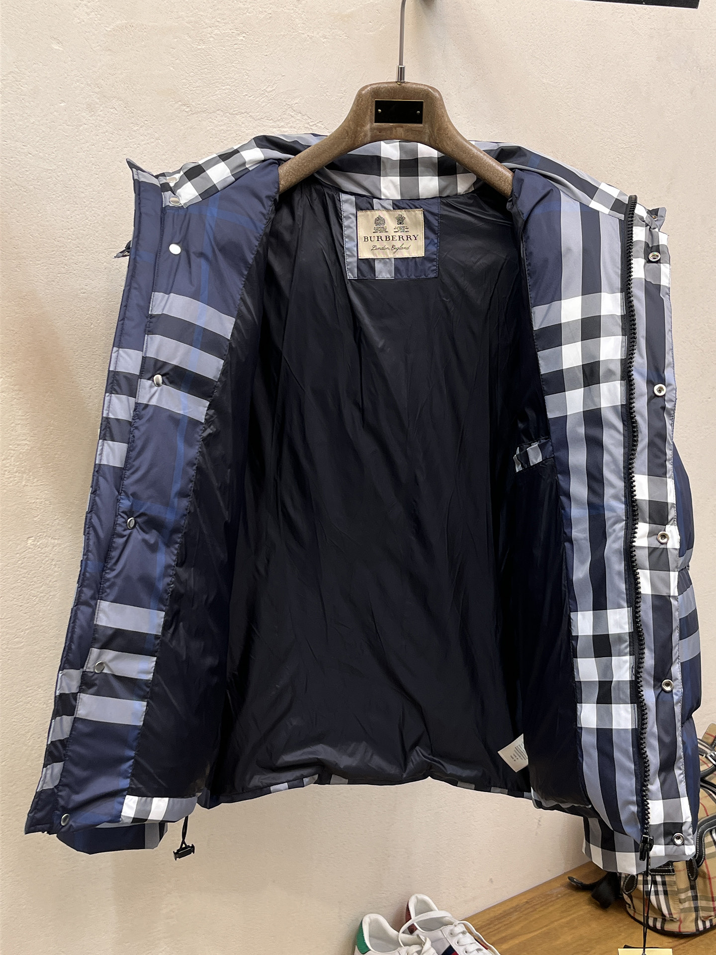 Burberry Down Jacket S-m-l-xl