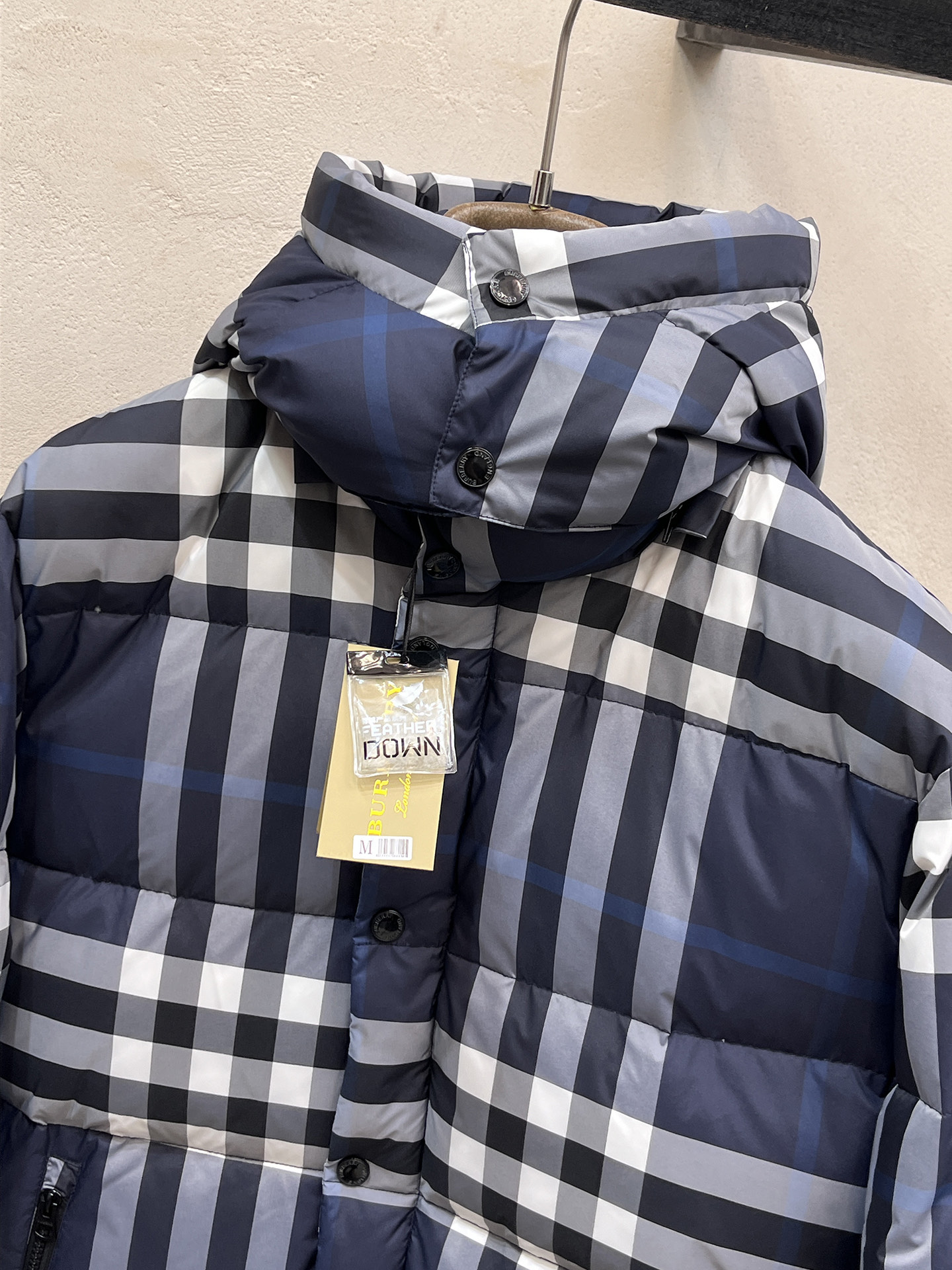 Burberry Down Jacket S-m-l-xl