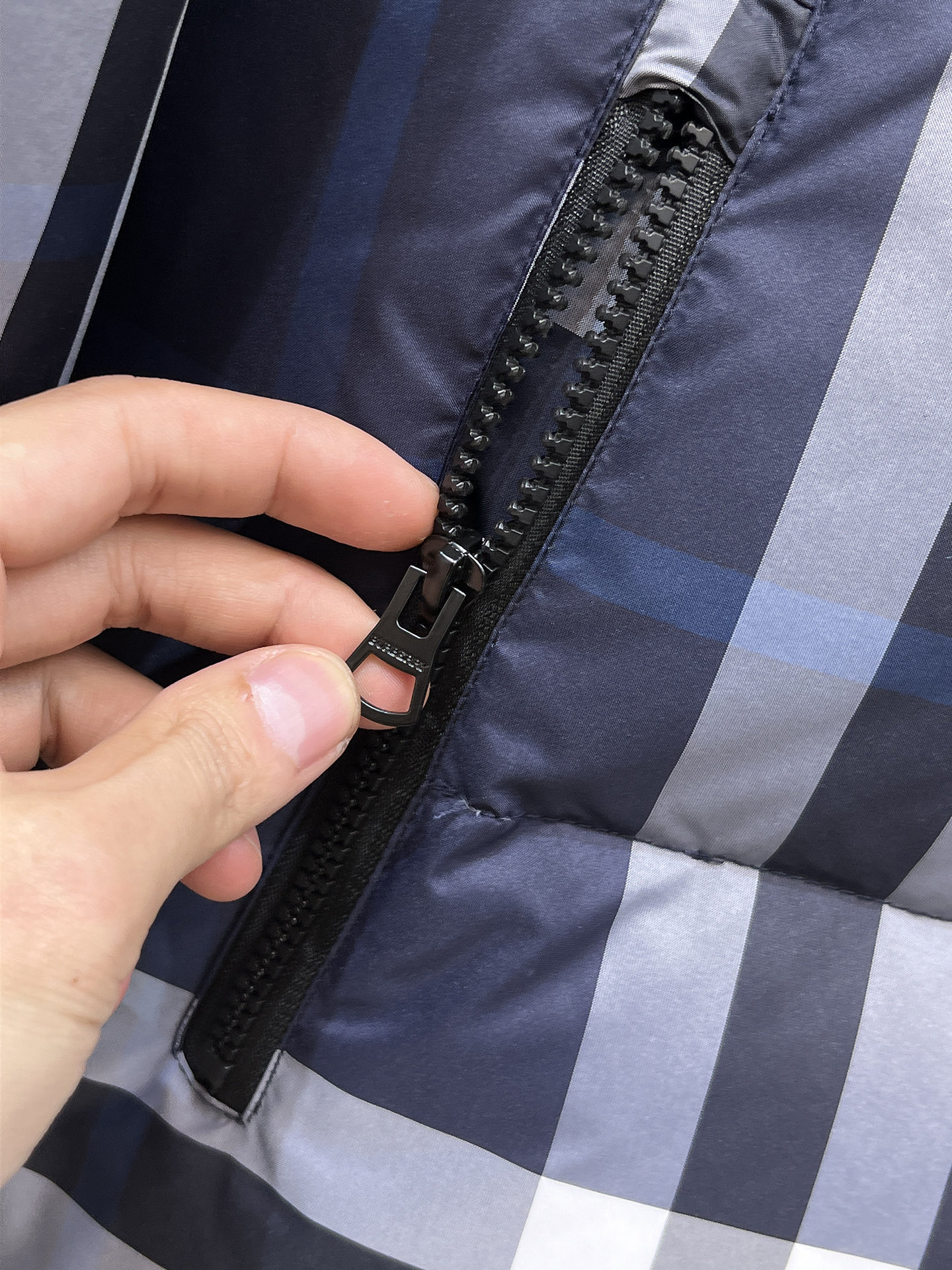 Burberry Down Jacket S-m-l-xl