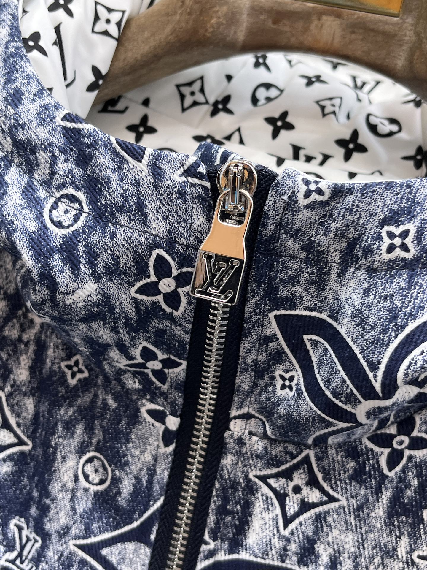 Louis Vuitton Down Jacket S-m-l-xl