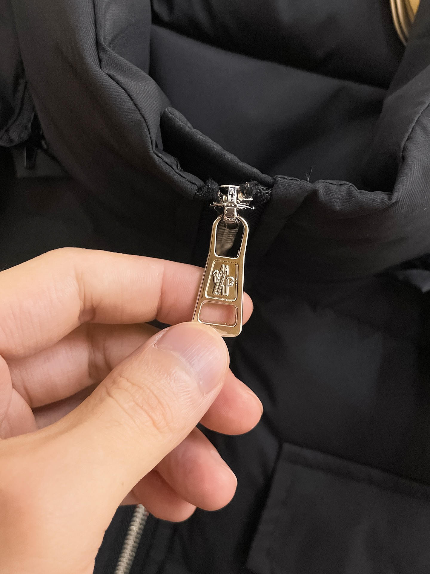 Moncler Down Jacket S-m-l-xl