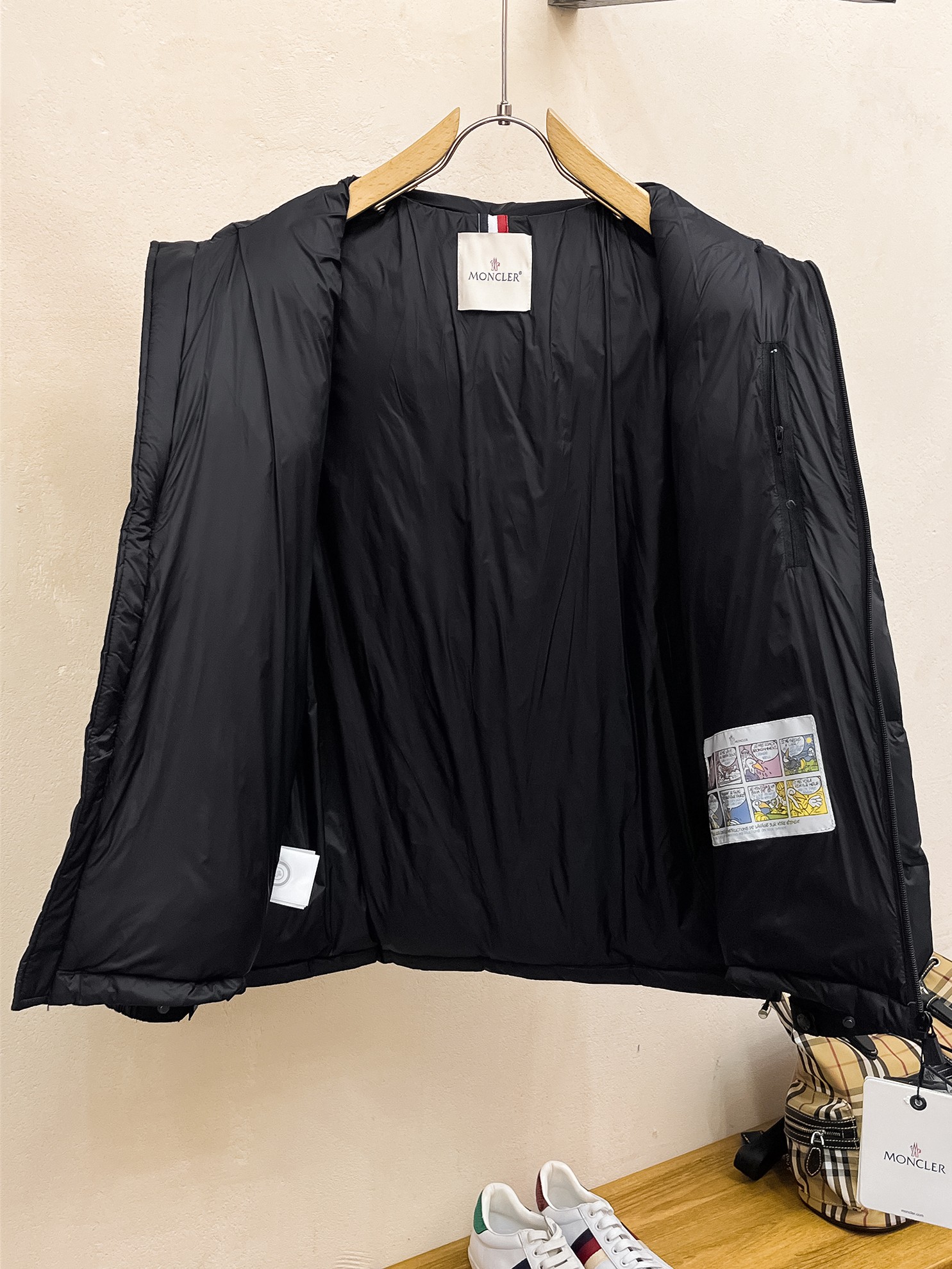 Moncler Down Jacket S-m-l-xl