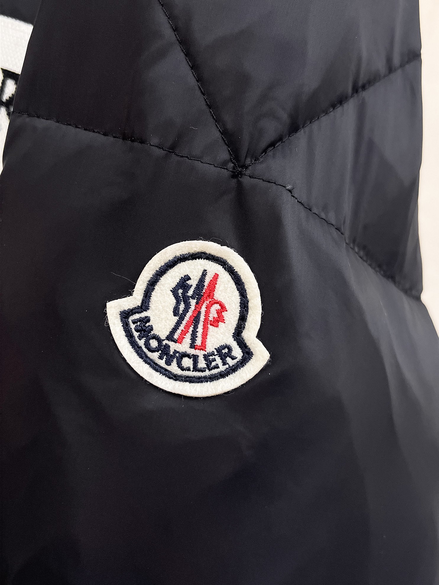 Moncler Down Jacket S-m-l-xl