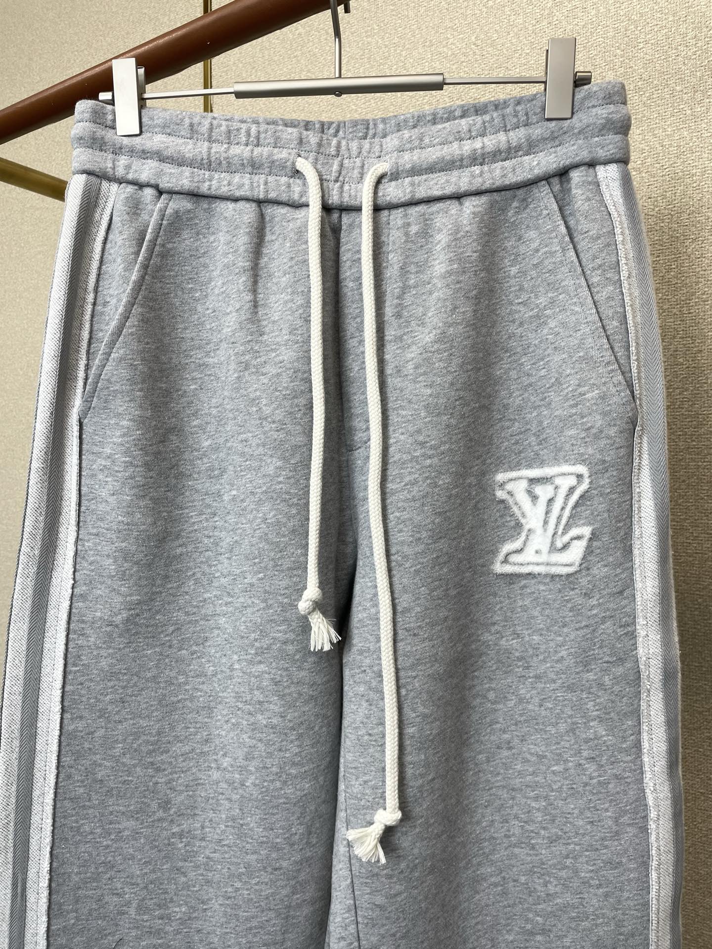 Louis Vuitton Basic Clothing S-m-l-xl