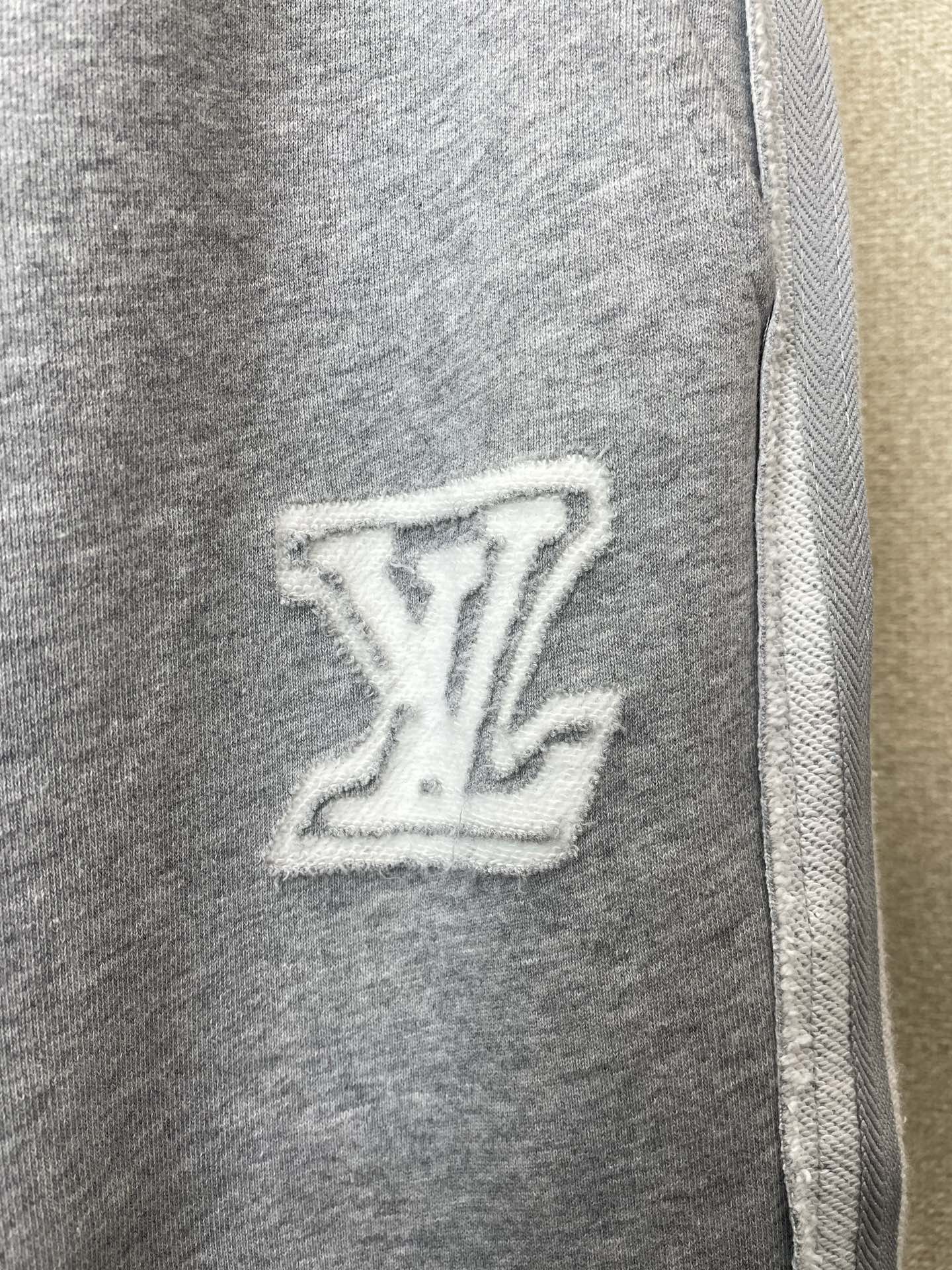 Louis Vuitton Basic Clothing S-m-l-xl