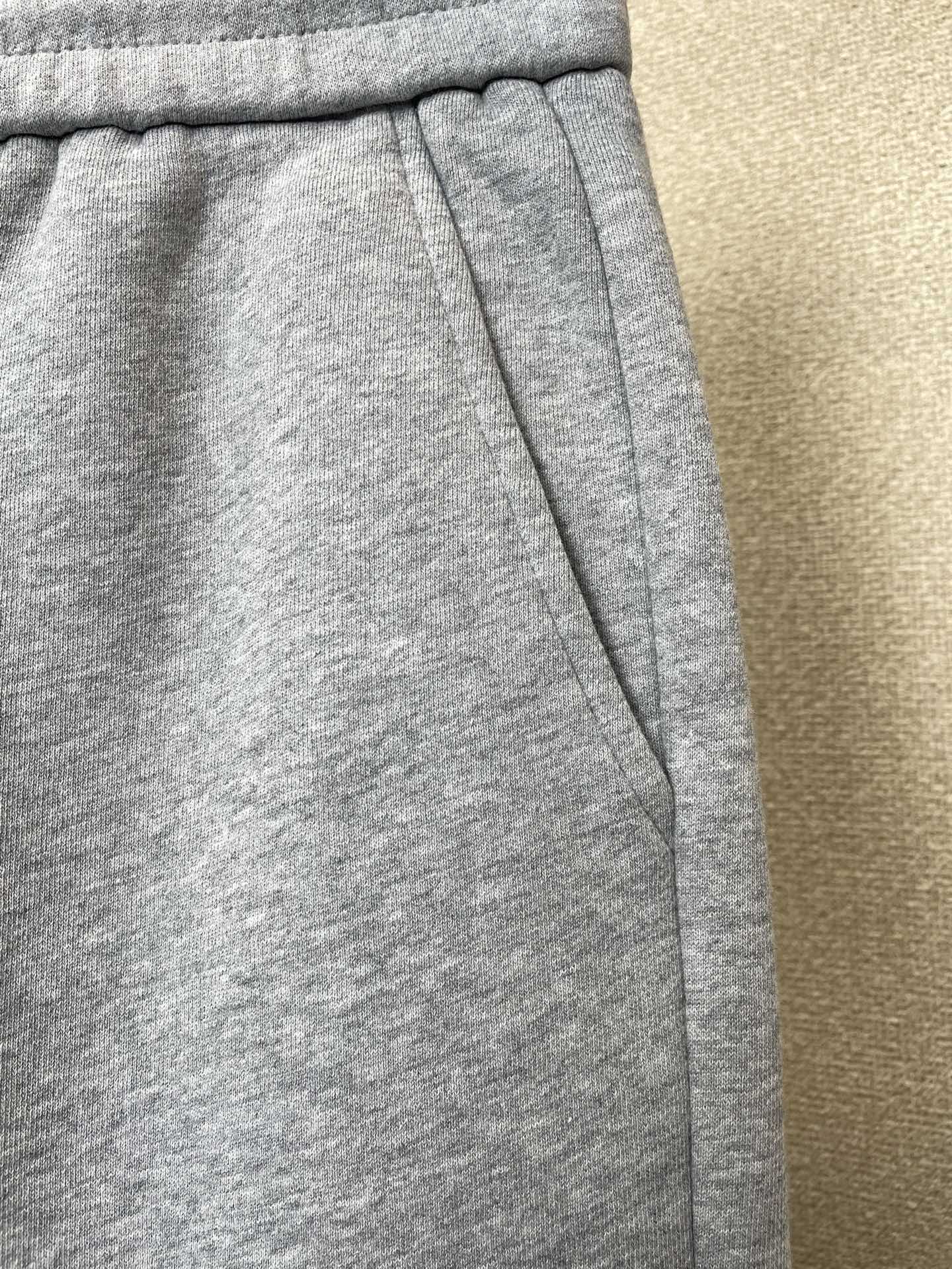 Louis Vuitton Basic Clothing S-m-l-xl