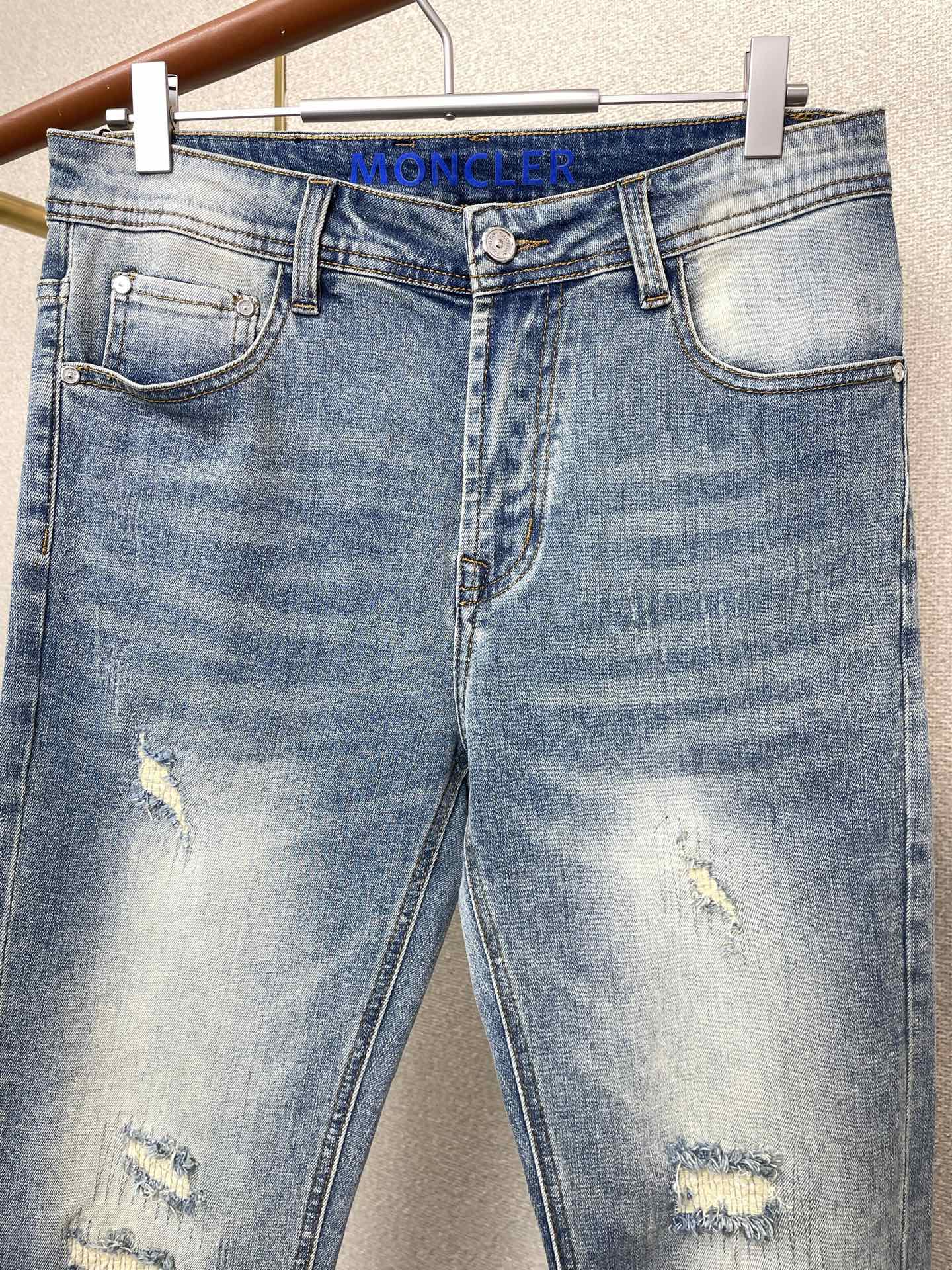 Moncler Jeans M-l