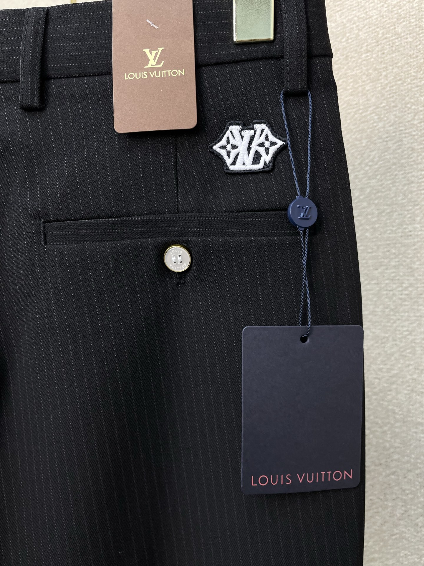 Louis Vuitton Basic Clothing S-l