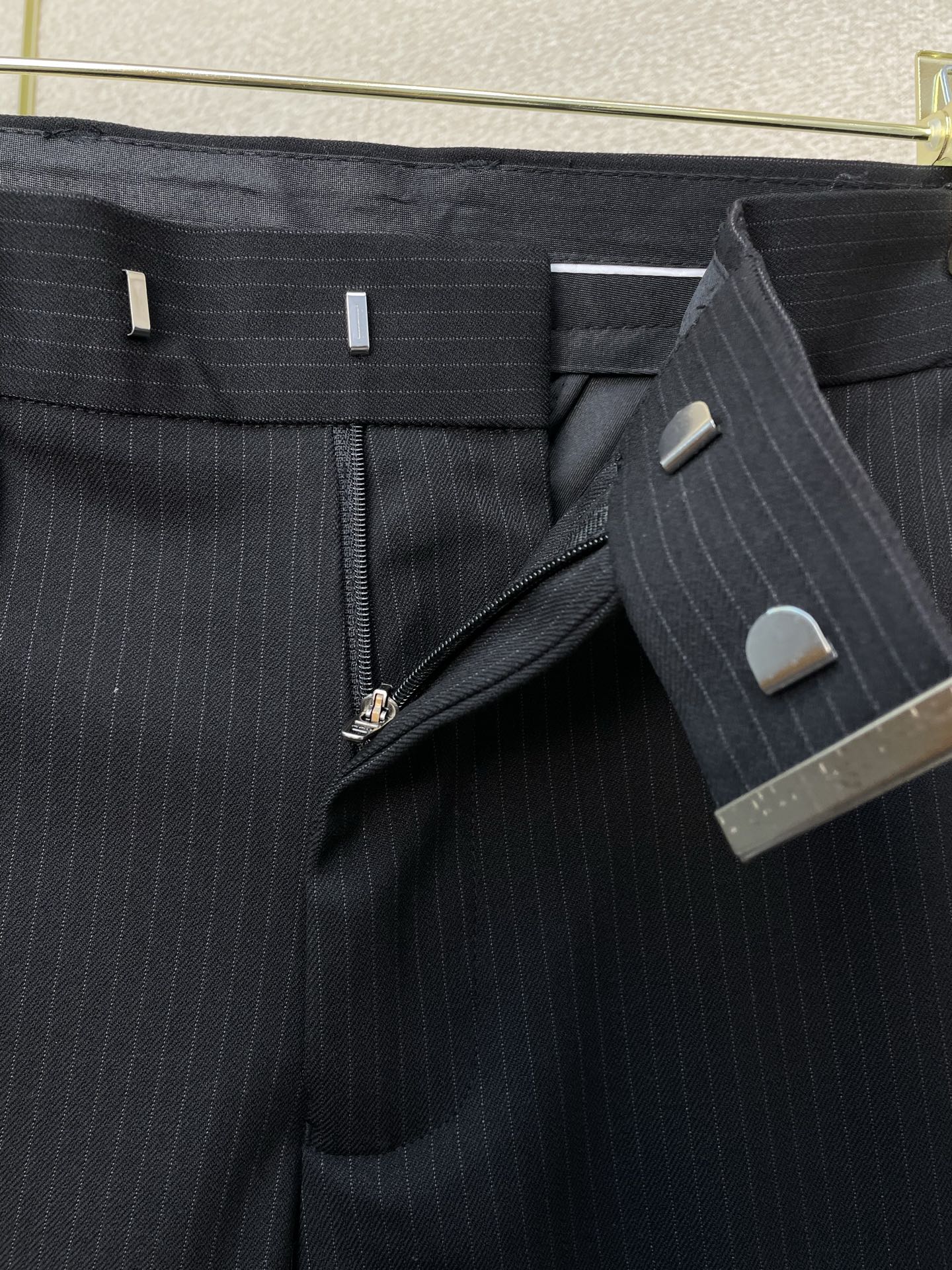 Louis Vuitton Basic Clothing S-l