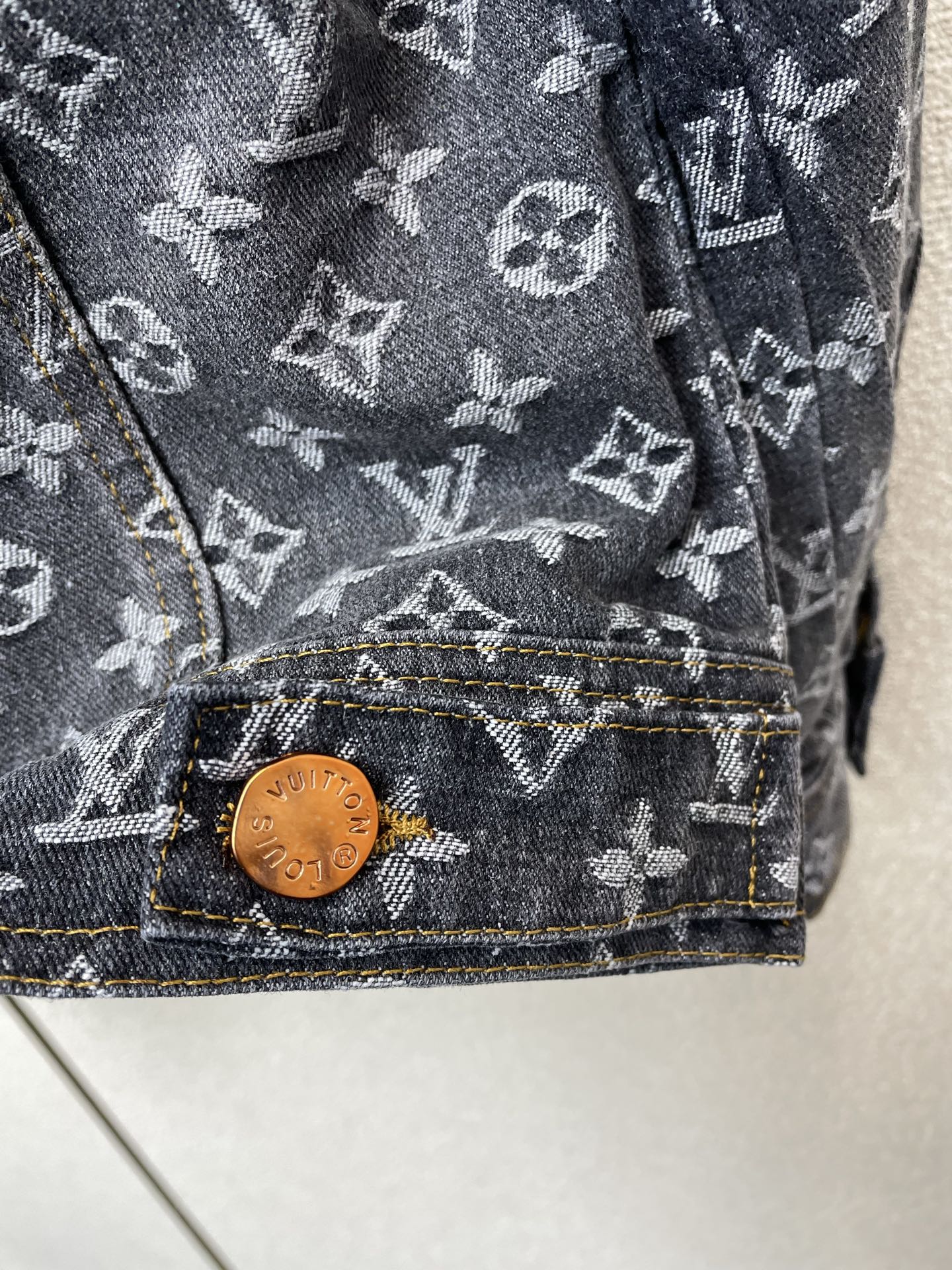 Louis Vuitton Basic Clothing S-m-l-xl