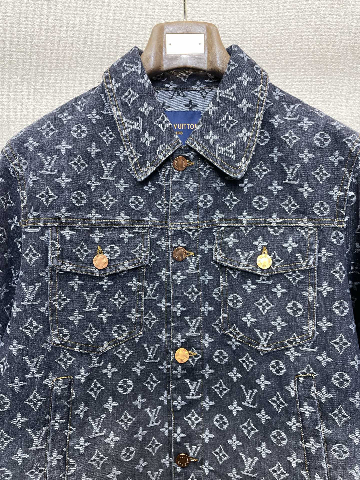 Louis Vuitton Basic Clothing S-m-l-xl