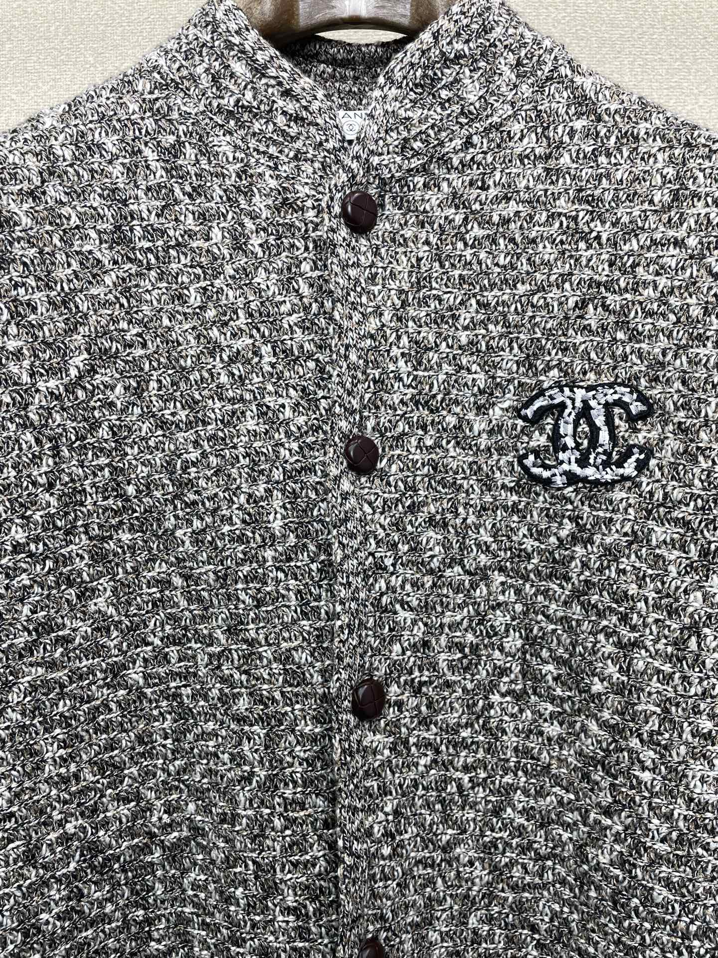 Chanel Male Basic Clothing L