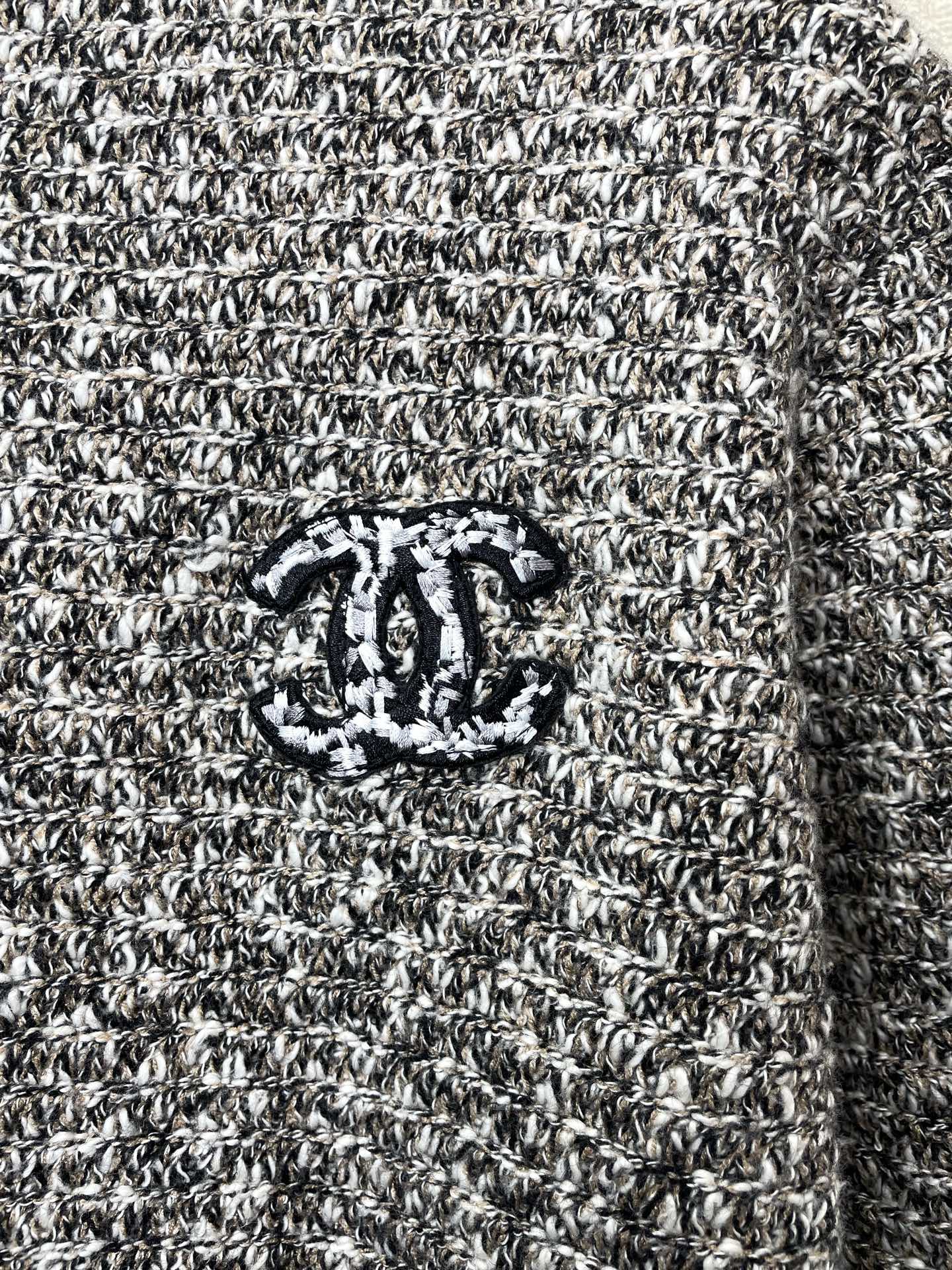 Chanel Male Basic Clothing L