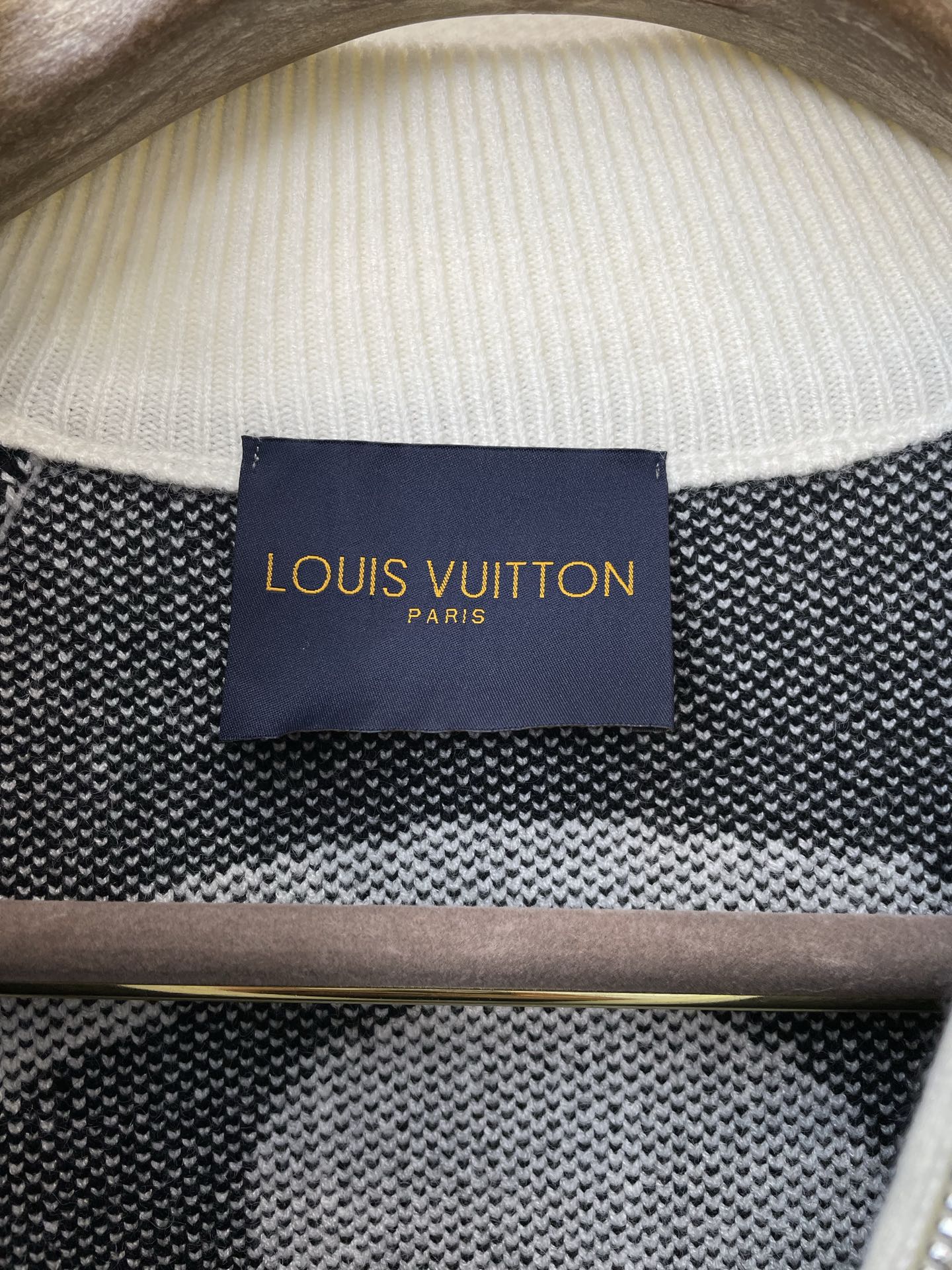 Louis Vuitton Male Basic Clothing S-l