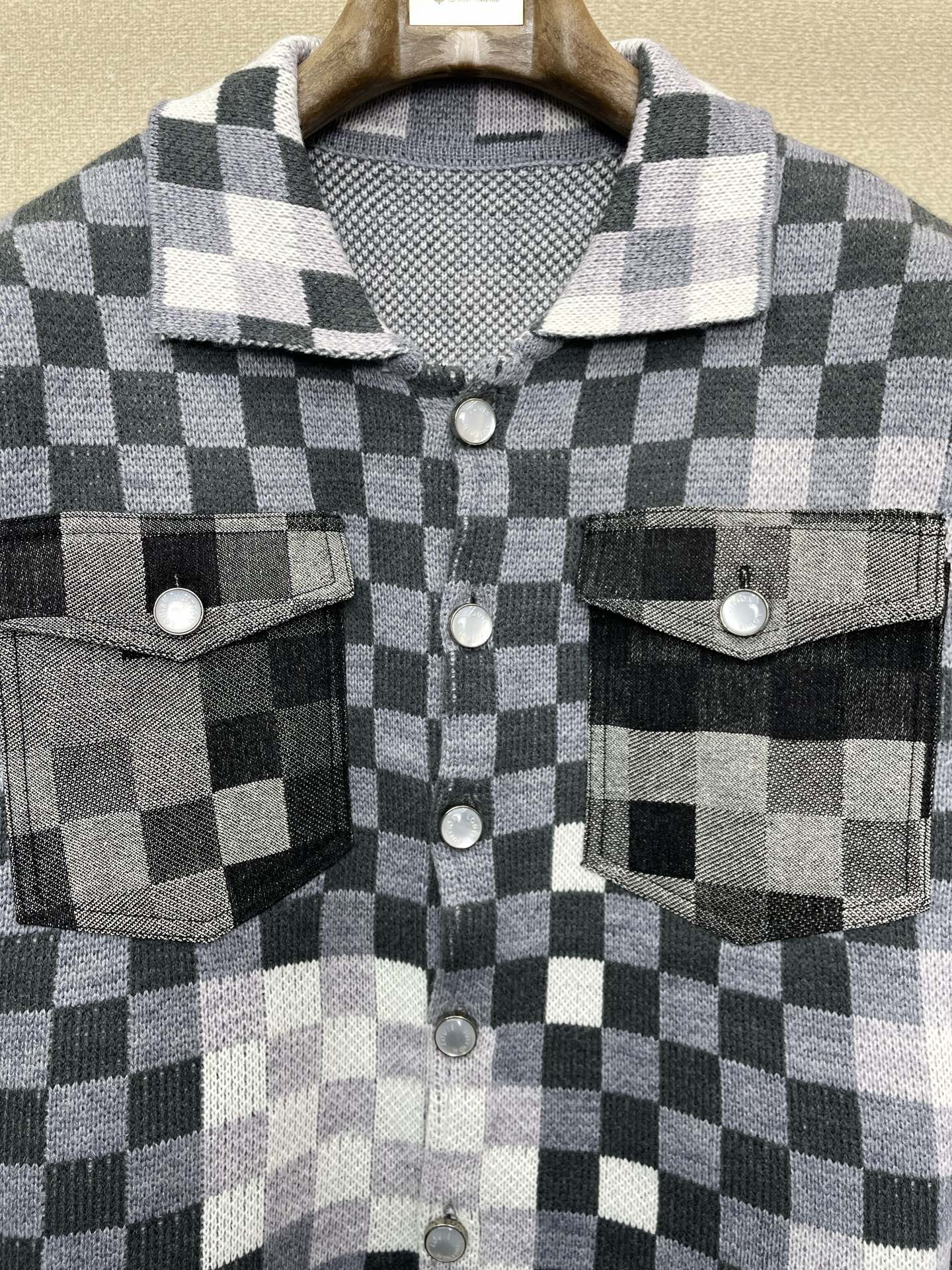 Louis Vuitton Male Basic Clothing S-l