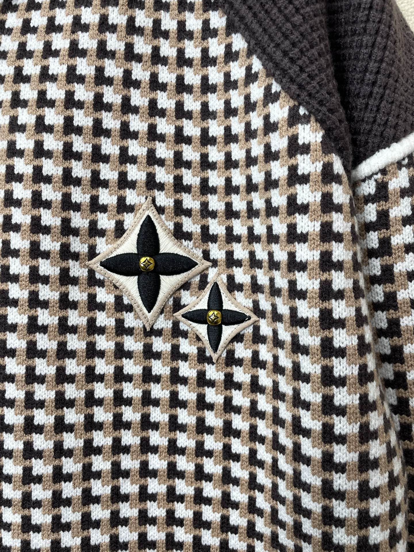 Louis Vuitton Male Basic Clothing S-l