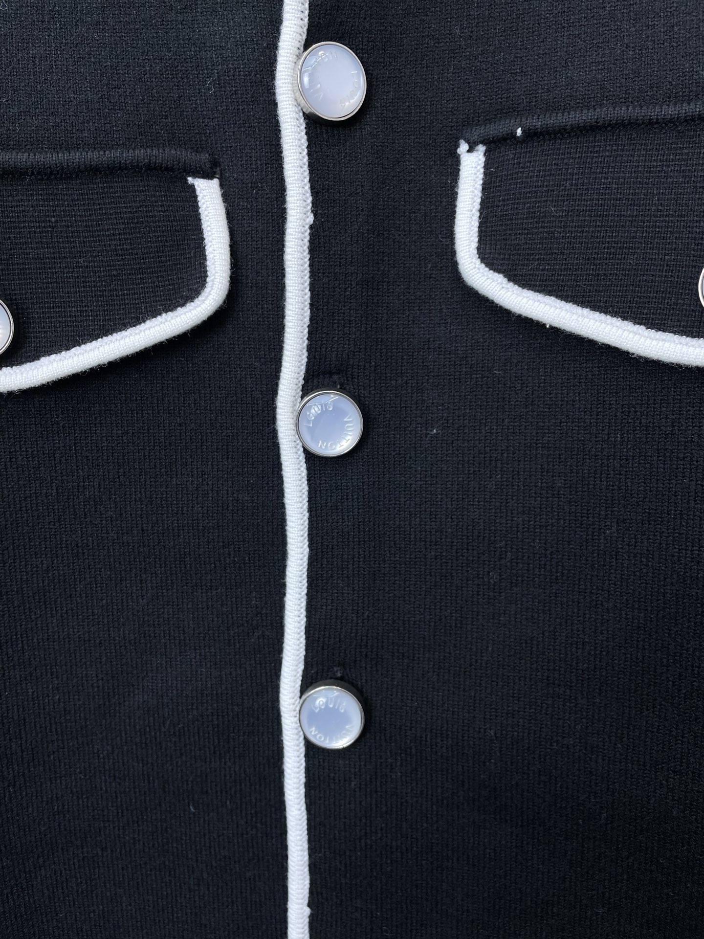 Louis Vuitton Male Basic Clothing S-l