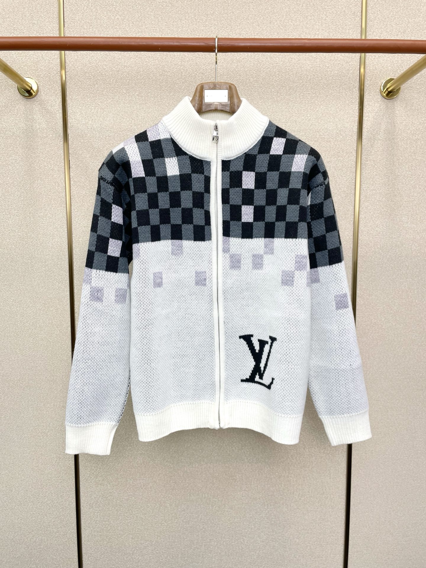 Louis Vuitton Male Basic Clothing S-l