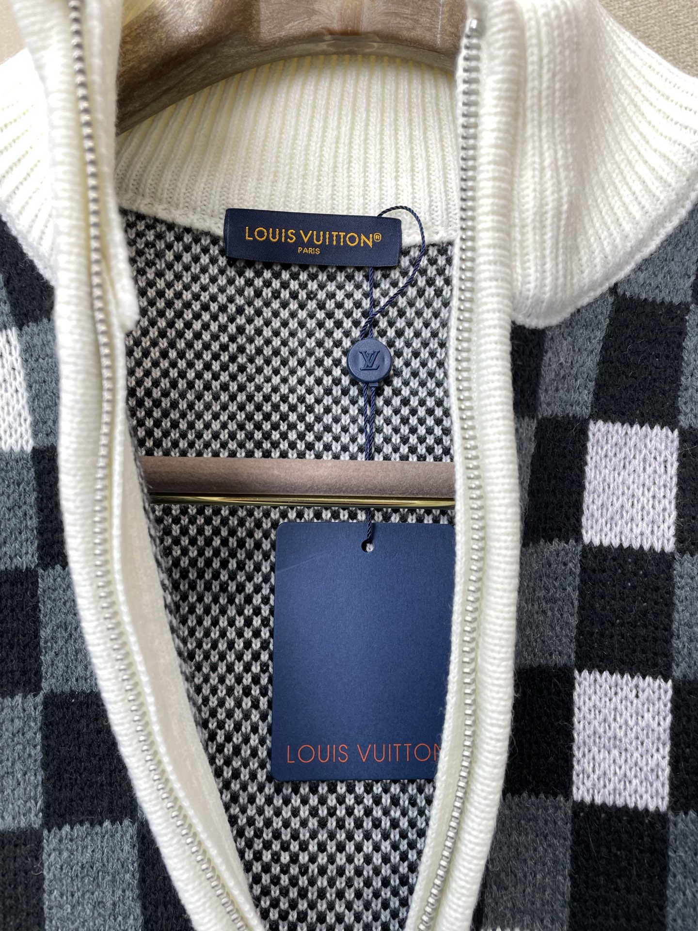 Louis Vuitton Male Basic Clothing S-l