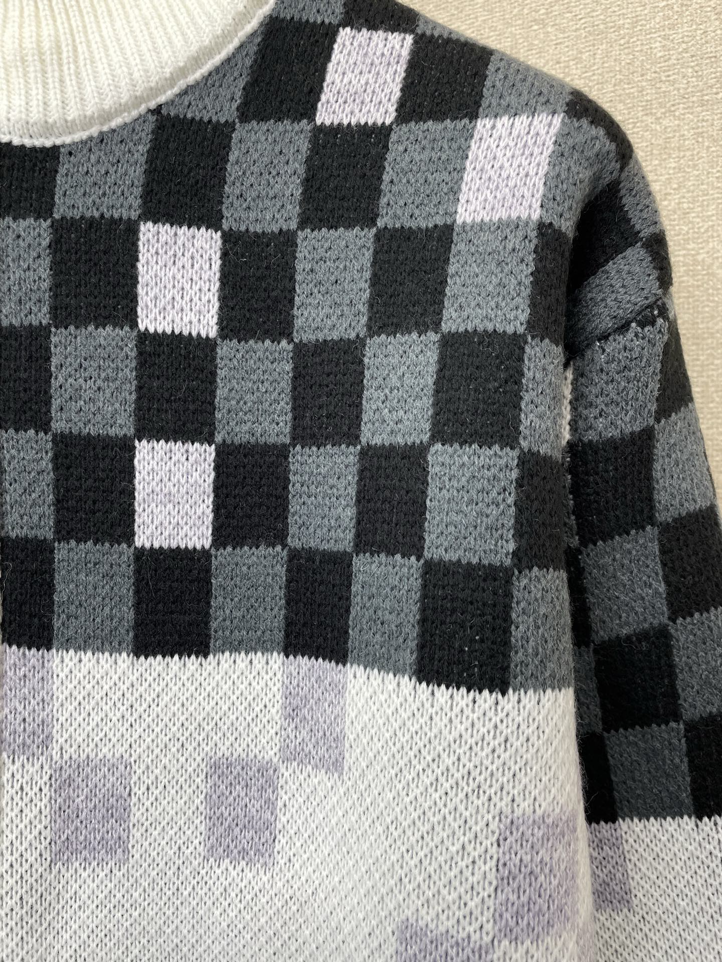 Louis Vuitton Male Basic Clothing S-l