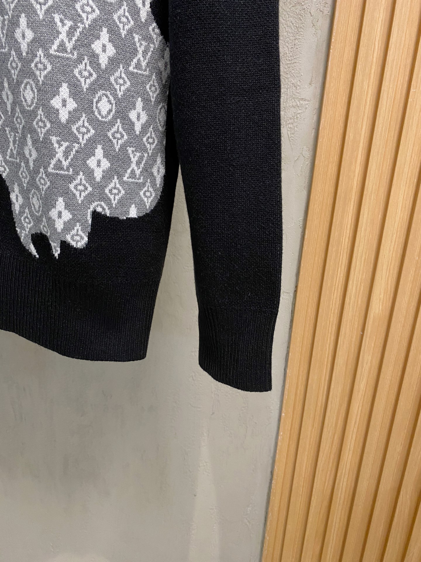 Louis Vuitton Basic Clothing Wool M-l-xl