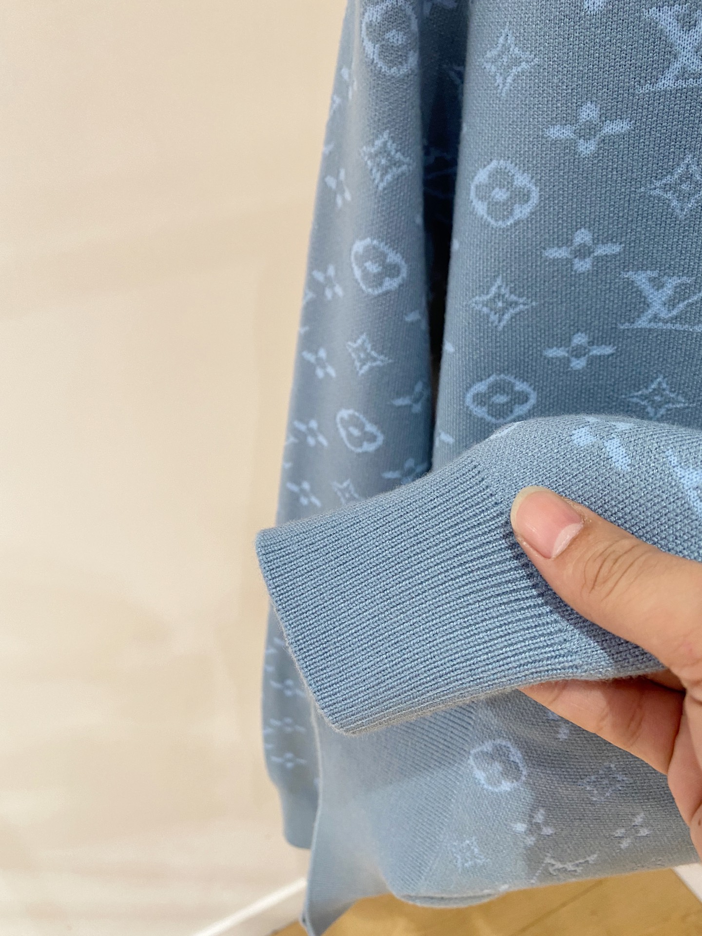 Louis Vuitton Basic Clothing Wool M-l-xl