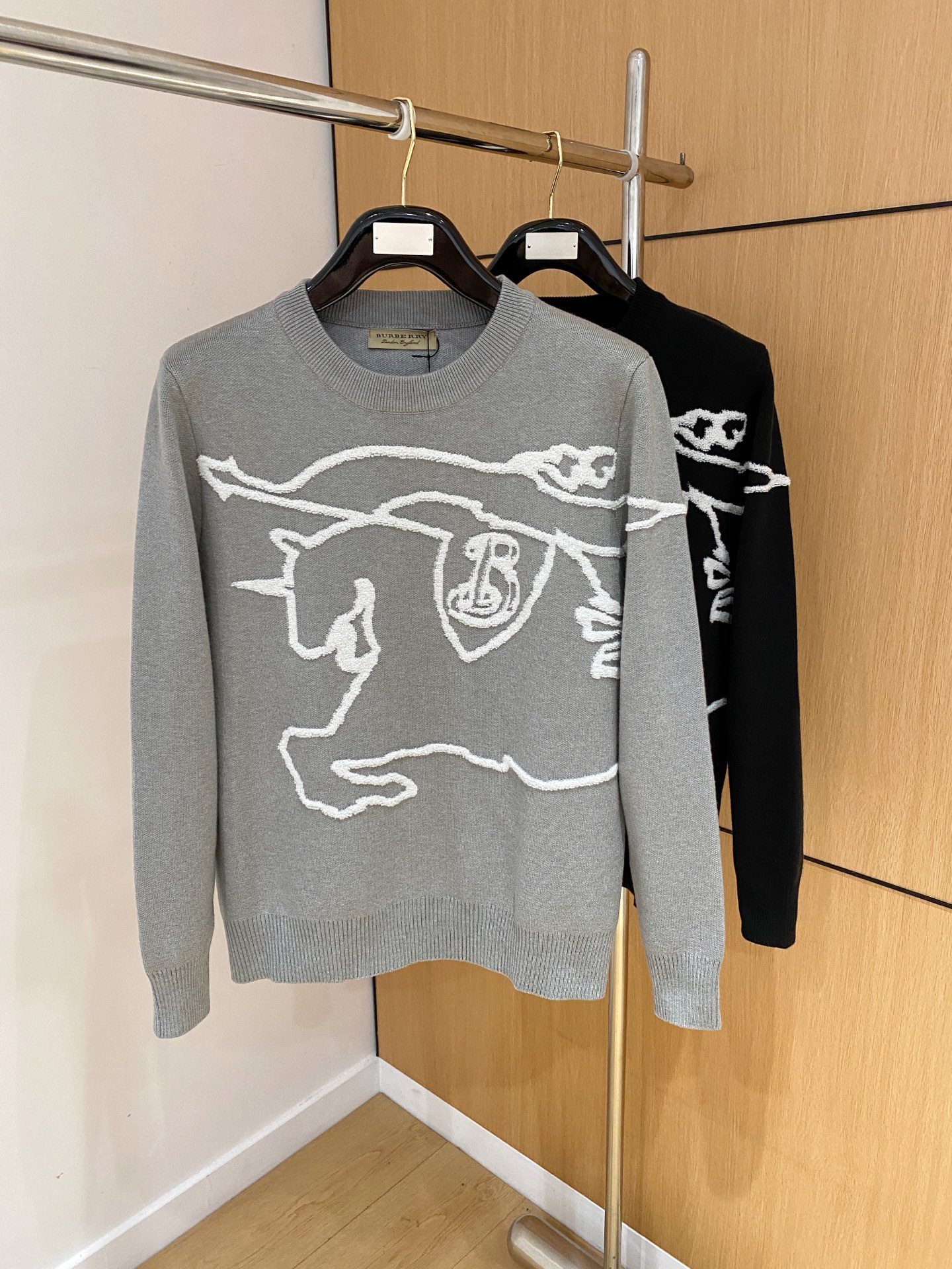 Burberry Basic Clothing Wool M-xl