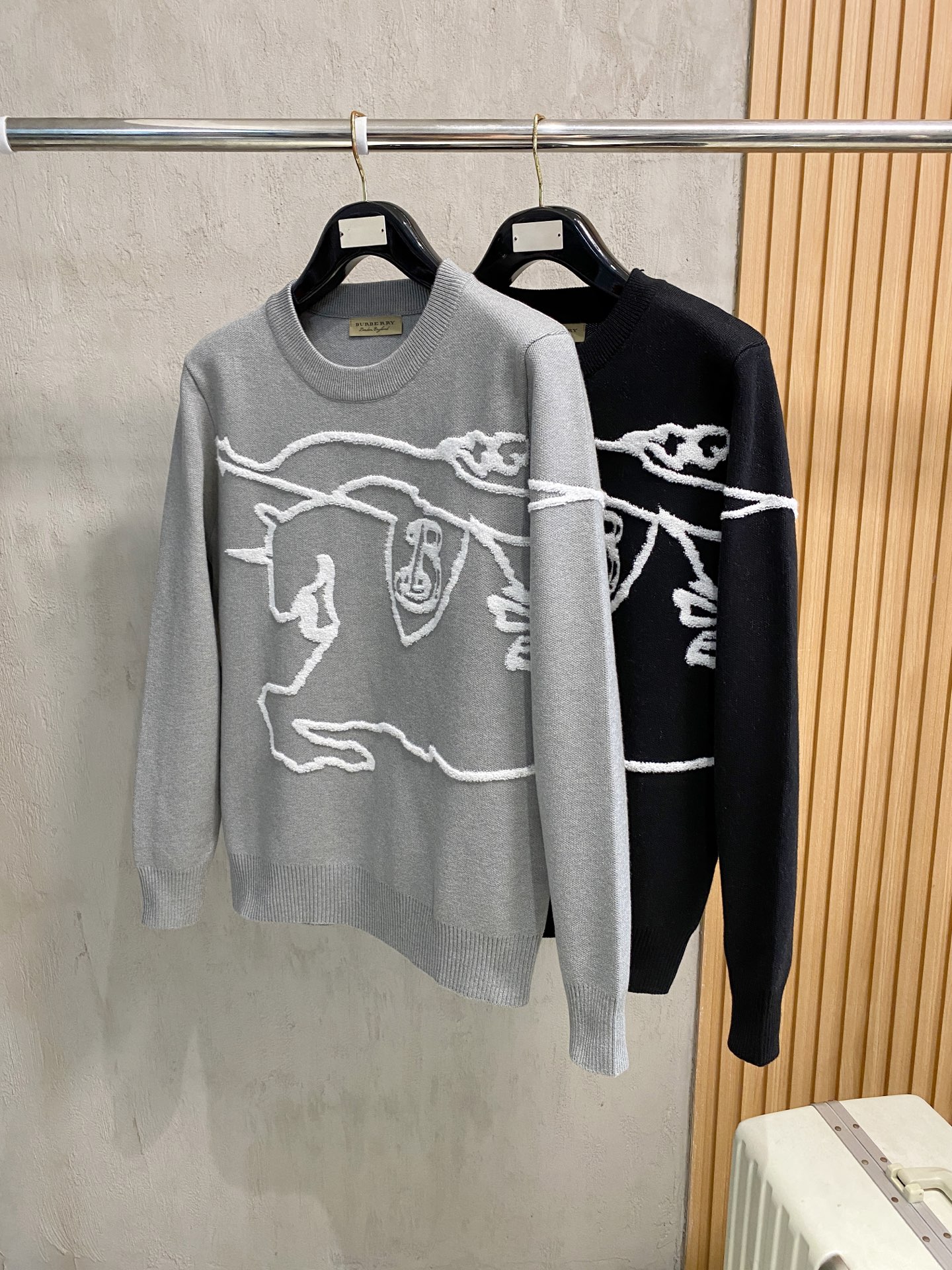 Burberry Basic Clothing Wool M-xl