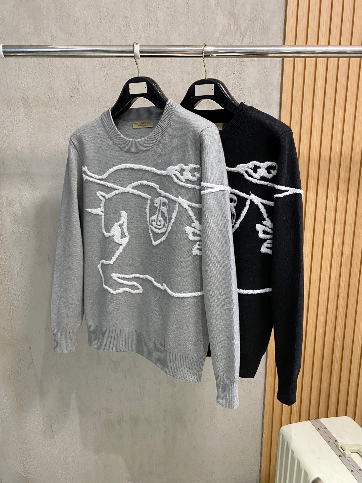 Burberry Basic Clothing Wool M-xl